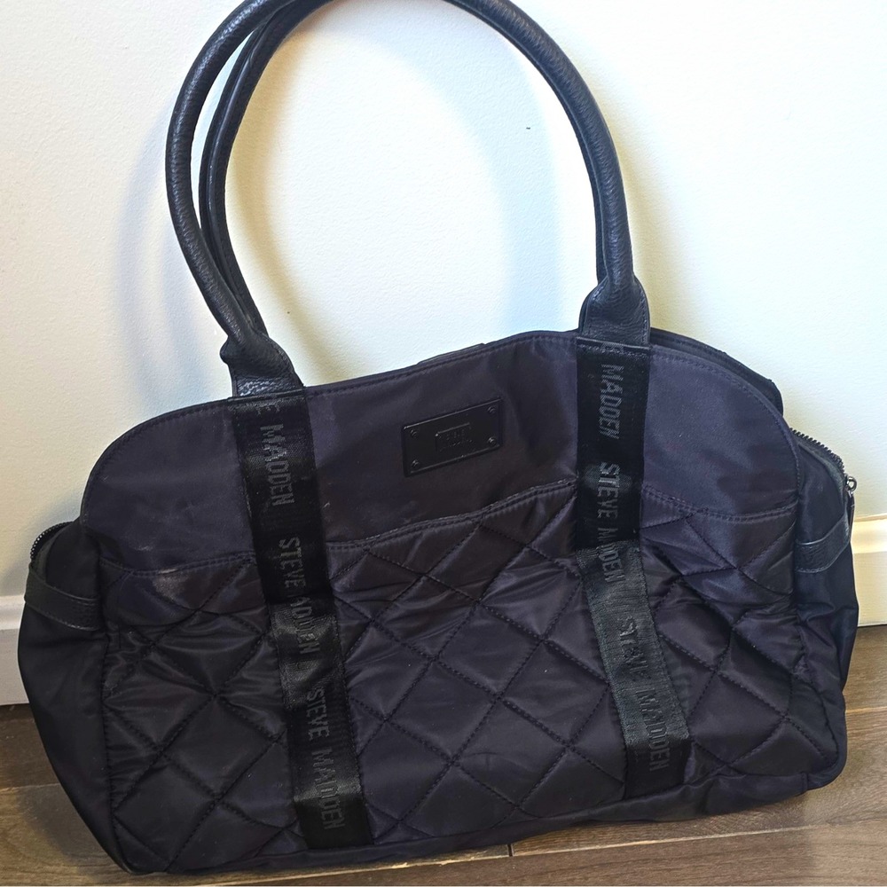 Steve Madden Black Satchel Handbag Double Handles Zip Closure, Lined, Pockets
